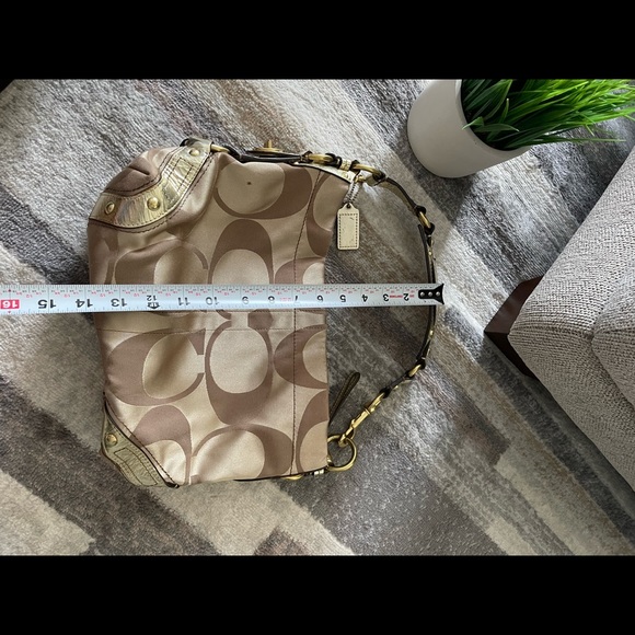 Accepting Offers! Gold COACH TOTE BAG - Picture 3 of 13
